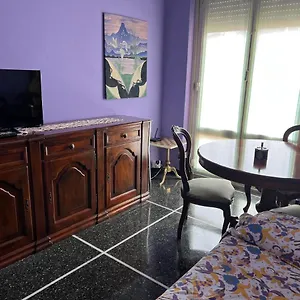 home-sweet-home-nel-cuore-di-genova.hotelitalianriviera.com/